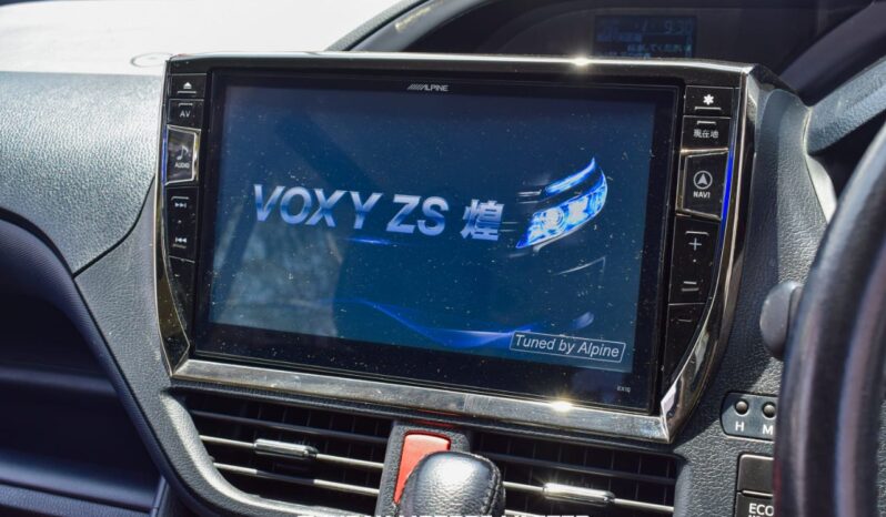 
								Toyota Voxy full									