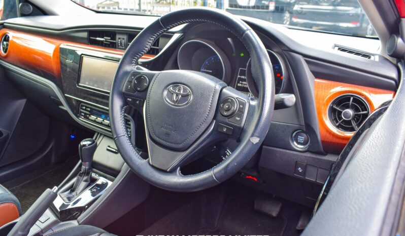 
								Toyota Auris full									