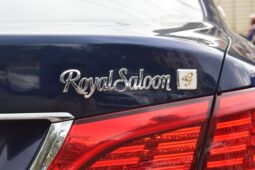 
										Toyota Crown Royal G full									