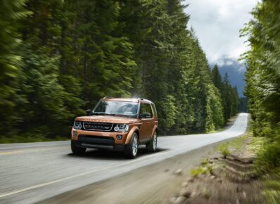 2016 Land Rover Discovery Landmark and Graphite
