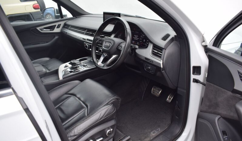 
AUDI Q7 full									