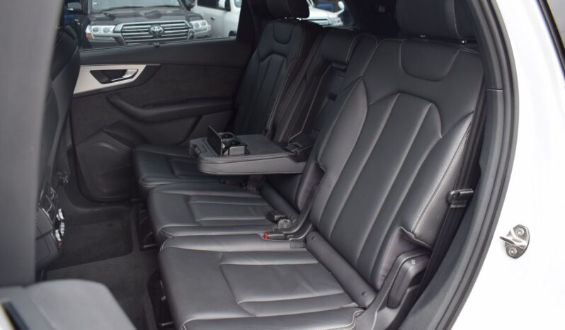 
AUDI Q7 full									