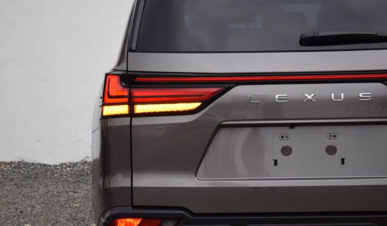 
LEXUS LX600 full									