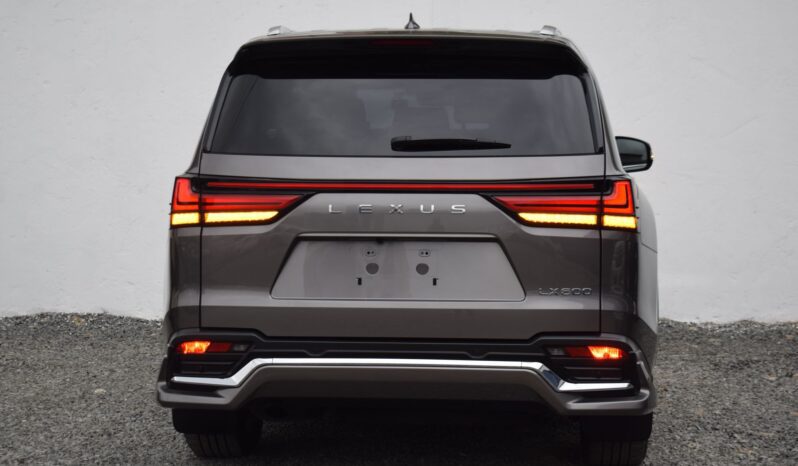 
LEXUS LX600 full									