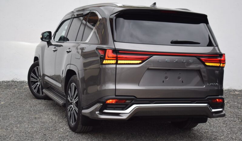 
LEXUS LX600 full									