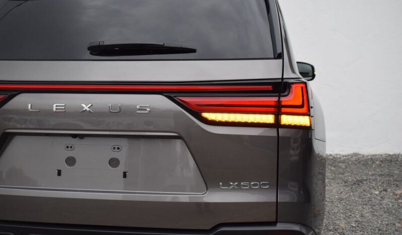 
LEXUS LX600 full									