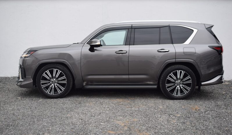 
LEXUS LX600 full									