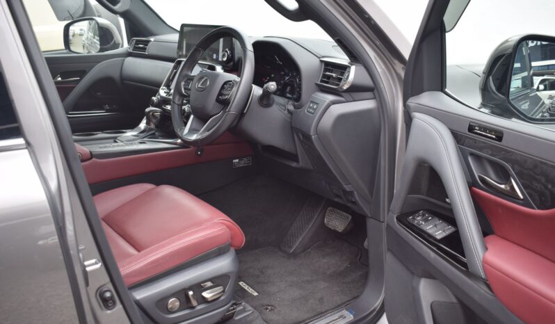 
LEXUS LX600 full									