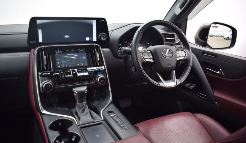 
LEXUS LX600 full									