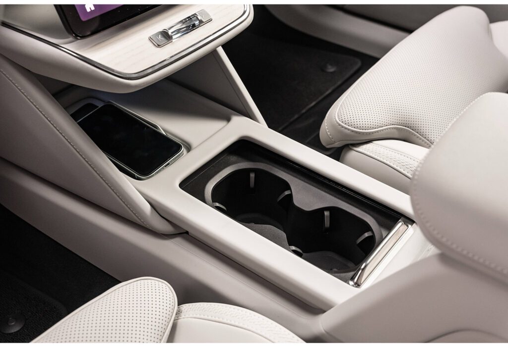2026 Volvo ES90